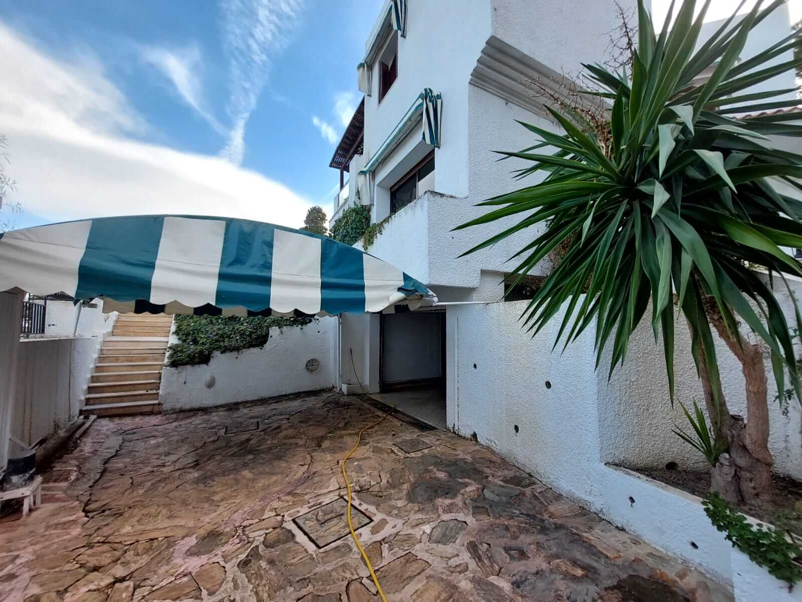 Villa S+4 avec piscine à Gammarth 